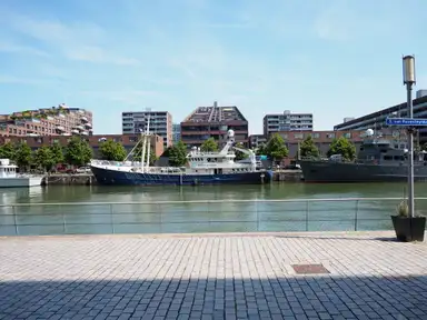 250m2 Appartement à louer pour 3700€/mois à Levie Vorstkade, Rotterdam