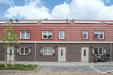 120.2m2 maison à louer pour 2295€/mois à Jozef Israëlsstraat 9, Vlaardingen