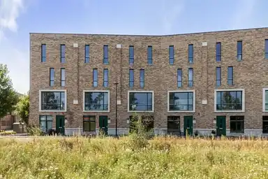 151m2 Haus zur Miete für 2900€/Monat in Gentastraat, Breda