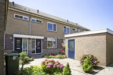 m2 house to rent for 932.93€/month in Zuster Lankhaarlaan 5, Willemstad
