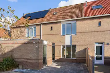 102m2 huis te huur voor 1950€/maand in Rhônestraat 156, Lelystad