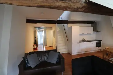 83m2 Appartement à louer pour 1422€/mois à Kleine Gracht 8B-01, Maastricht