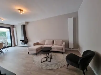 72m2 Appartement à louer pour 1274€/mois à Prinses Margrietlaan, Rotterdam