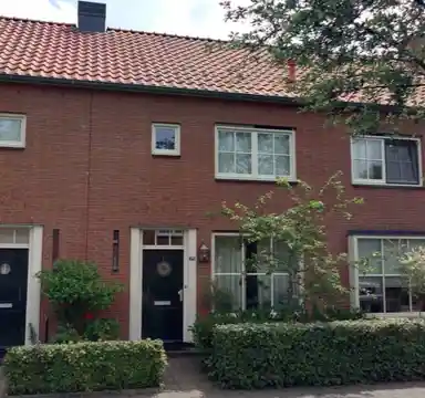 98m2 maison à louer pour 1165€/mois à Kalanderstraat 29, Hengelo
