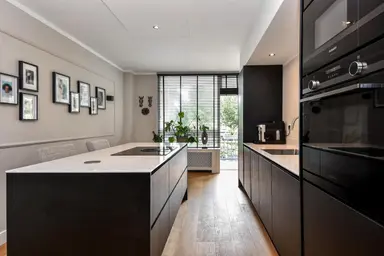 97m2 apartment to rent for 2950€/month in Landréstraat 187, The Hague