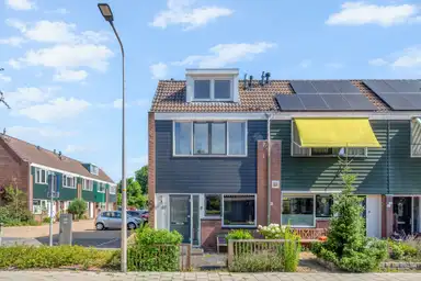107m2 house to rent for 3250€/month in Meervalweg 68, Landsmeer
