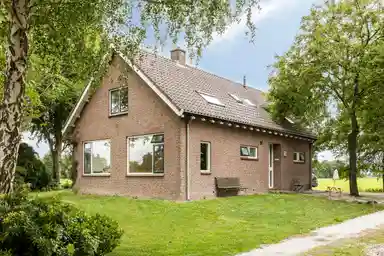 158m2 maison à louer pour 2500€/mois à Geestdorp 21A, Woerden