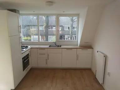 50m2 Appartement à louer pour 1760€/mois à Eemnesserweg 100, Hilversum