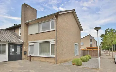 117m2 house to rent for 1100€/month in Singelweg, Axel