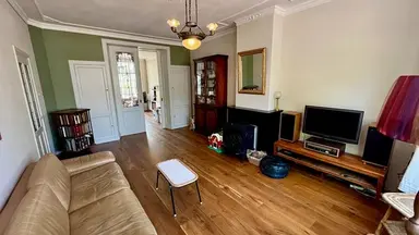 175m2 maison à louer pour 3495€/mois à Lippe-Biesterfeldweg, The Hague