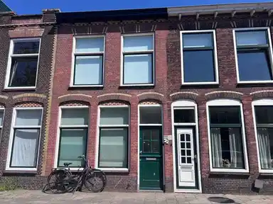 89m2 Haus zur Miete für 2500€/Monat in Sophiastraat, Leiden