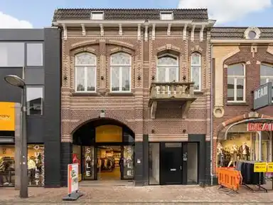 185m2 apartment to rent for 2600€/month in Langstraat 39, Weert