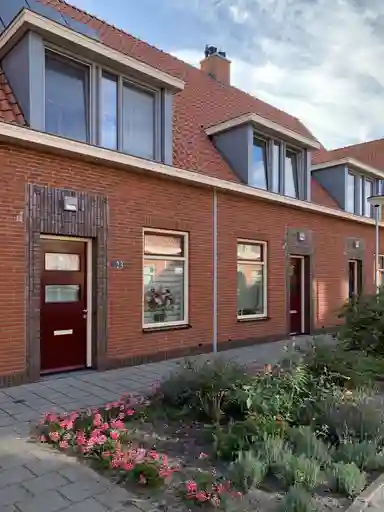 113m2 maison à louer pour 945€/mois à Nieuwe Duinstraat, Noordwijk