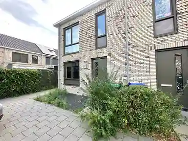 117m2 house to rent for 2275€/month in Cornelia de Langeweg 75, The Hague