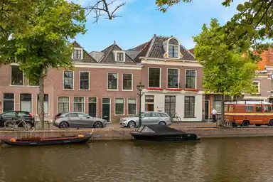 83m2 maison à louer pour 2350€/mois à Oudegracht 201, Alkmaar