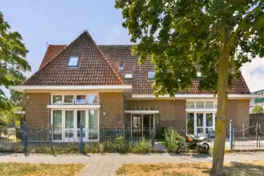 92m2 Appartement à louer pour 1550€/mois à Banjaertstraat, Velsen-Noord
