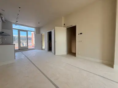 m2 apartment to rent for 2250€/month in Hoge Rijndijk 164, Leiden