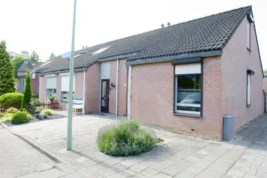 m2 house to rent for 713.02€/month in Van Borrestraat 12, Heerlen