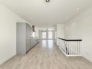 m2 flat to rent for 3650€/month in Albert Cuypstraat, Amsterdam