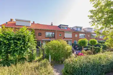100m2 house to rent for 2483€/month in Brabantlaan 34, Heemstede