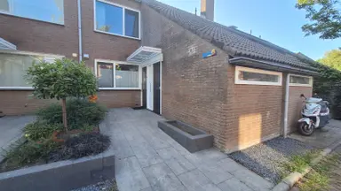 124m2 Casa in affitto per 2750€/mese a Noten-bogerd, Hendrik-Ido-Ambacht