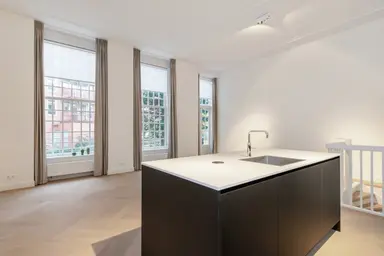 112m2 Appartement à louer pour 2950€/mois à Herengracht 19, The Hague
