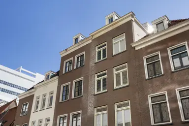 157m2 Appartement à louer pour 2720€/mois à Gedempte Gracht, The Hague