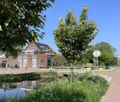 235m2 Haus zur Miete für 2000€/Monat in Bernhardstraat 1, Woerden