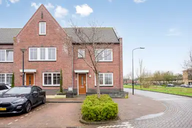 129m2 house to rent for 1995€/month in Mandenmaker 26, Wilnis