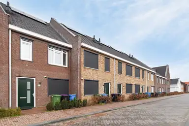 118m2 house to rent for 2355€/month in Brink van Pietje Bell 27, Pijnacker
