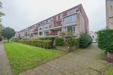 100m2 Appartement à louer pour 2685€/mois à Zadelmakerslaan, Haarlem