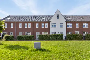 127.05m2 house to rent for 1995€/month in Satijnzwam 113, Apeldoorn