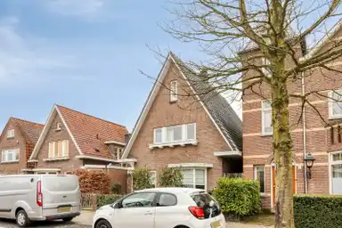 147m2 maison à louer pour 2650€/mois à Victorialaan, Vught