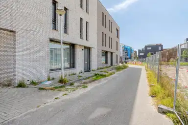 161m2 maison à louer pour 2095€/mois à Leendert Overduinstraat 18, Enschede
