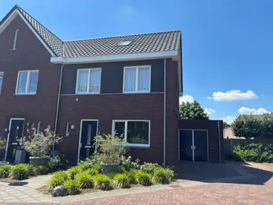 151m2 house to rent for 1695€/month in Oude School 8, Liessel