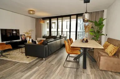 95m2 Appartement à louer pour 2500€/mois à Laan op Zuid, Rotterdam