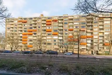 100m2 apartment to rent for 970€/month in Molenvlietsingel 10, Rotterdam