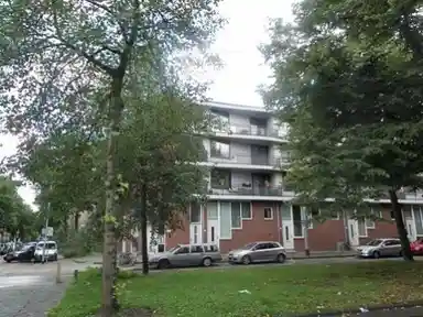 75m2 Appartement à louer pour 870€/mois à Claes de Vrieselaan 35B, Rotterdam