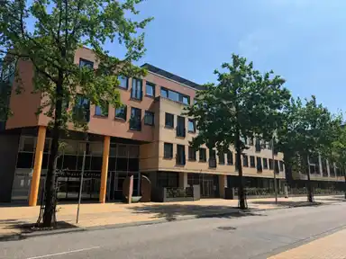 123m2 Appartamento in affitto per 1734€/mese a Stationsstraat, Apeldoorn