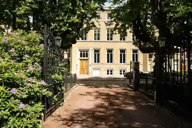 80m2 Wohnung zur Miete für 2450€/Monat in Nassaulaan 6, The Hague