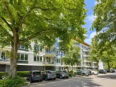 90m2 Appartement à louer pour 1625€/mois à G.A. van Nispenstraat, Arnhem