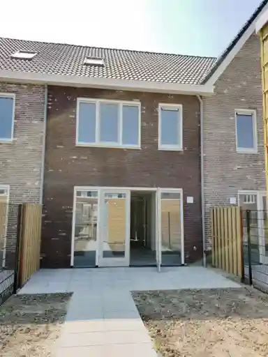 121m2 maison à louer pour 1450€/mois à Ereprijs 36, Bodegraven