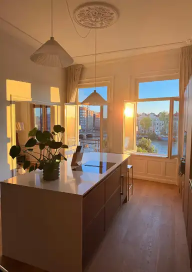 90m2 Appartamento in affitto per 3500€/mese a Amsterdam