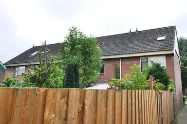 109m2 house to rent for 967€/month in Batenstein, Alphen aan den Rijn