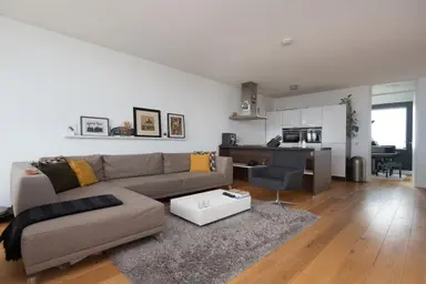 114m2 Appartement à louer pour 2500€/mois à Klaroenstraat 381, Rijswijk