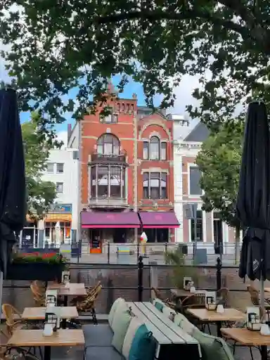 340m2 Appartement à louer pour 2500€/mois à Prinsenkade, Breda