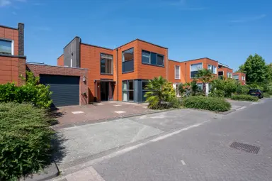 152m2 house to rent for 2750€/month in Antiguastraat, Almere