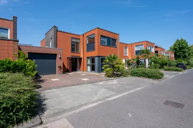 152m2 house to rent for 2750€/month in Antiguastraat 10, Almere