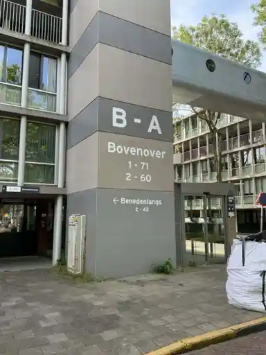 79m2 Appartement à louer pour 932.93€/mois à Bovenover 8, Amsterdam