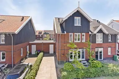 155m2 house to rent for 2750€/month in Vinkenlande 25, Pijnacker